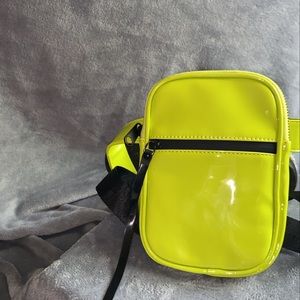 Fanny pack / leg wrap around